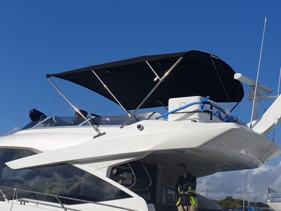 Sports Yacht Bimini